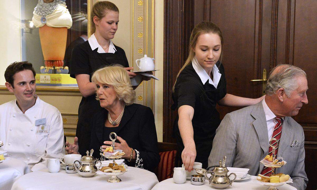So eng kann ein royaler Zeitplan nicht sein, dass sich kein Afternoon Tea ausgeht. Den ersten (geheimen) Stopp machten Prinz und Herzogin im Cafe Demel.
