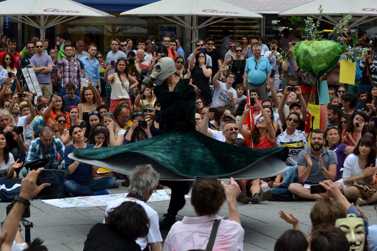 Am Sonntag wurde auf dem Stephansplatz ein sogenannter "Solidaritäts-Flashmob" veranstaltet.