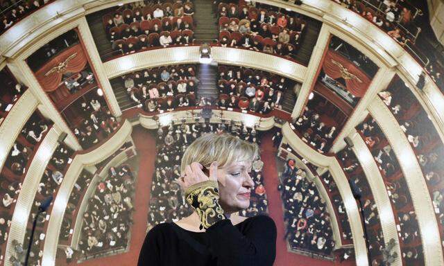 Karin Bergmann hat am Mittwoch erklärt, dass sie 2019 als Burgtheaterdirektorin aufhören wird.