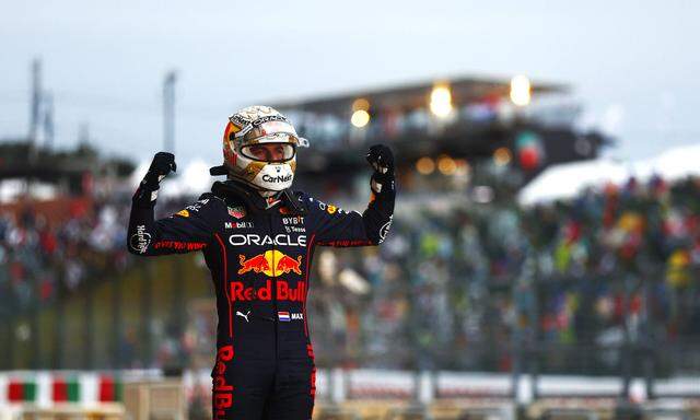 Formula 1 2022: Japanese GP SUZUKA, JAPAN - OCTOBER 09: Max Verstappen, Red Bull Racing, 1st position, celebrates on ar