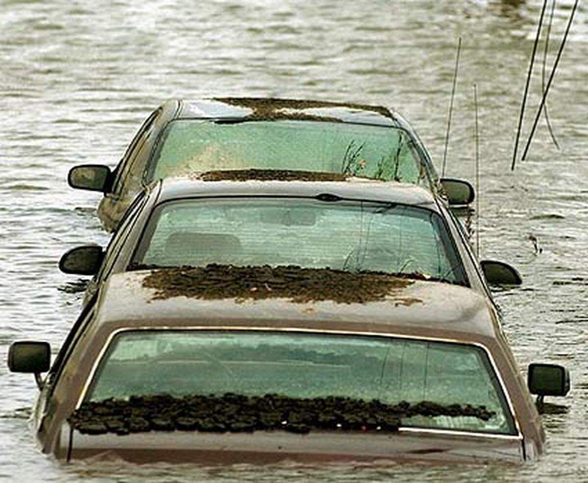 Kerry Emanuel vom Massachusetts Institute of Technology hat errechnet, dass die Dauer und Stärke von Hurrikans in den vergangenen drei Jahrzehnten um etwa die Hälfte zugenommen hat.