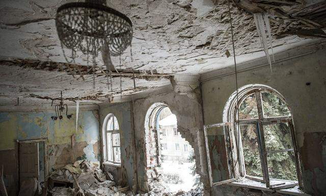 Ukraine Donbass Donetsk region Uglegorsk Burnt building of the city administration Photoagencyx