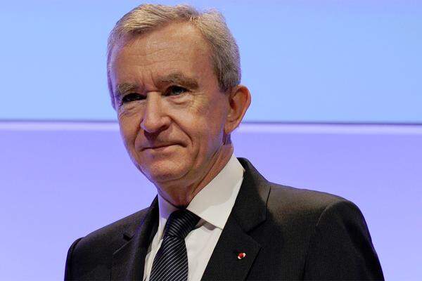 Er hat hat seinen Platz vom Vorjahr gehalten: Der Franzose Bernard Arnault hat zwar geerbt, sein Vermögen aber mittlerweile auf 41 Milliarden Dollar - wie im Vorjahr - ausgebaut. Arnault ist der Herr über das Imperium LVHM (Louis Vuitton Moet Hennessy). Der reichste Mann Europas hat 60 Marken unter dem Dach LVMH vereint.