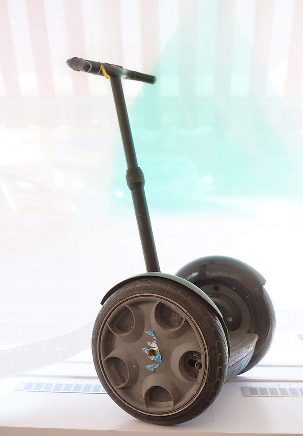 Der Segway wurde nie zu dem erfolgreichen Produkt, für das man ihn Mitte der 2000er-Jahre hielt. Im Bild ein Modell der ersten Segway-Generation mit starrer Lenkstange.