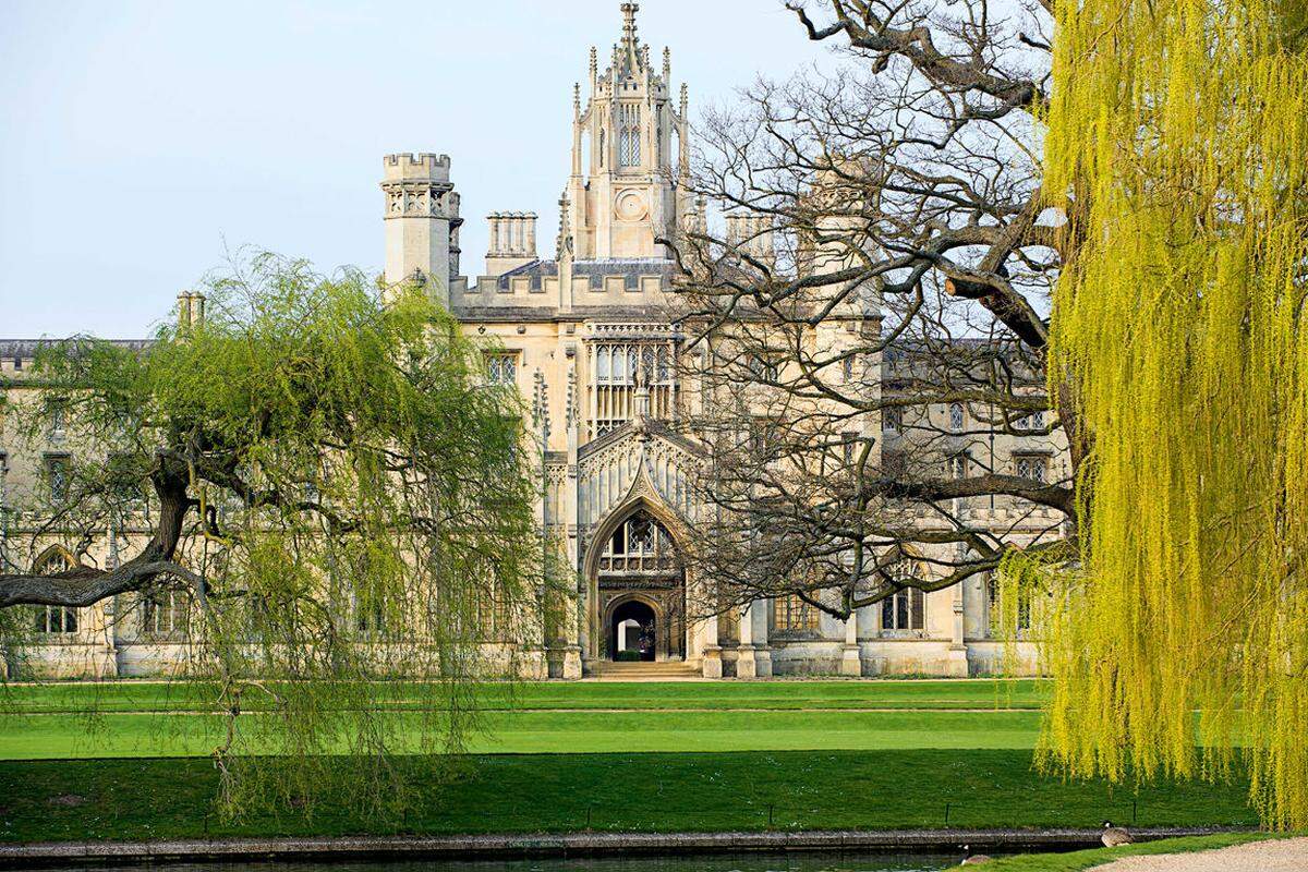 Auch die britische Elite-Uni Cambridge kann optisch überzeugen. Im Bild: Der Eingang zum St. John's College.