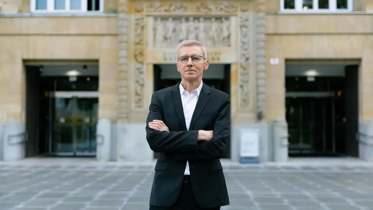 „Politiker müssen sich selbst binden, um der Versuchung exzessiver ...