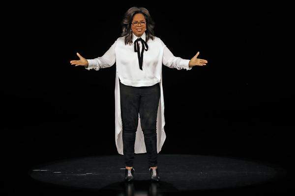 Auf Platz zehn ist Oprah Winfrey zu finden. Sie hat ihre Talkshow, die sie 25 Jahre lang moderierte, in ein Medien- und Businessimperium verwandelt. Ihr Vermögen wird auf 2,5 Mrd. Dollar (2,22 Mrd. Euro) geschätzt.