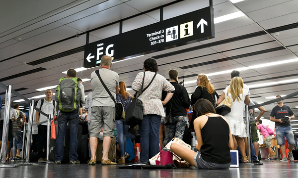 Die am Flughafen Wien gestrandeten Passagiere mussten in umliegenden Hotels untergebracht werden. Sie können mit einer Entschädigung rechnen.