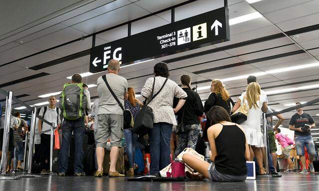 Die am Flughafen Wien gestrandeten Passagiere mussten in umliegenden Hotels untergebracht werden. Sie können mit einer Entschädigung rechnen.