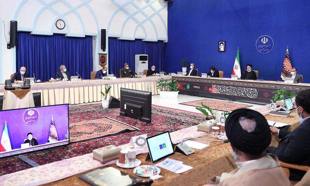 Die erste Sitzung der neuen iranischen Regierung.