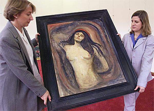 Zwei Kunsträuber entwenden mit Waffengewalt die weltberühmten Bilder "Der Schrei" und "Madonna" von Edvard Munch - Schätzwert knapp 100 Millionen Euro - vor den Augen entsetzter Besucher aus dem Munch-Museum in Oslo. Erst zwei Jahre später können die Bilder sichergestellt werden.