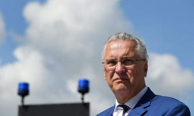 Bayerns Innenminister Joachim herrmann will die Landespolizei für Grenzkontrollen einsetzen.