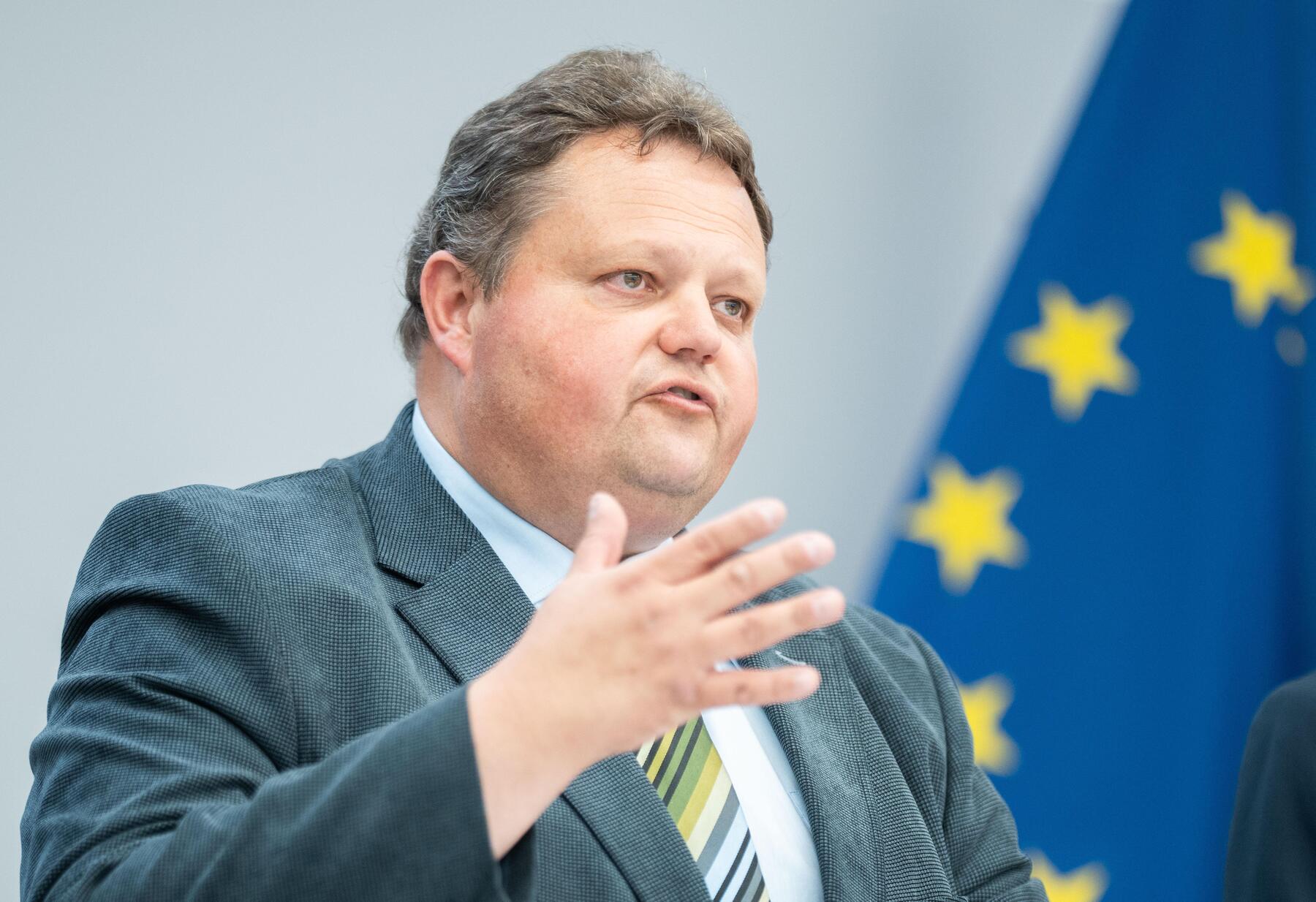 Porno camilla souza because I noticed her being re-verified