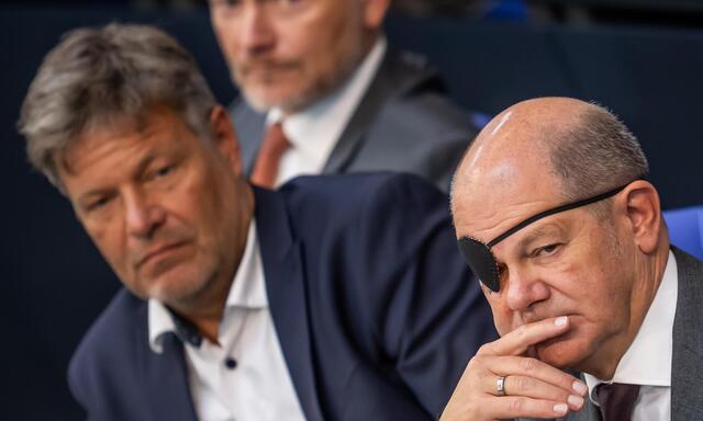 Wie Olaf Scholz, Robert Habeck und Christian Lindner der Wirtschaft helfen wollen, ist noch nicht klar.