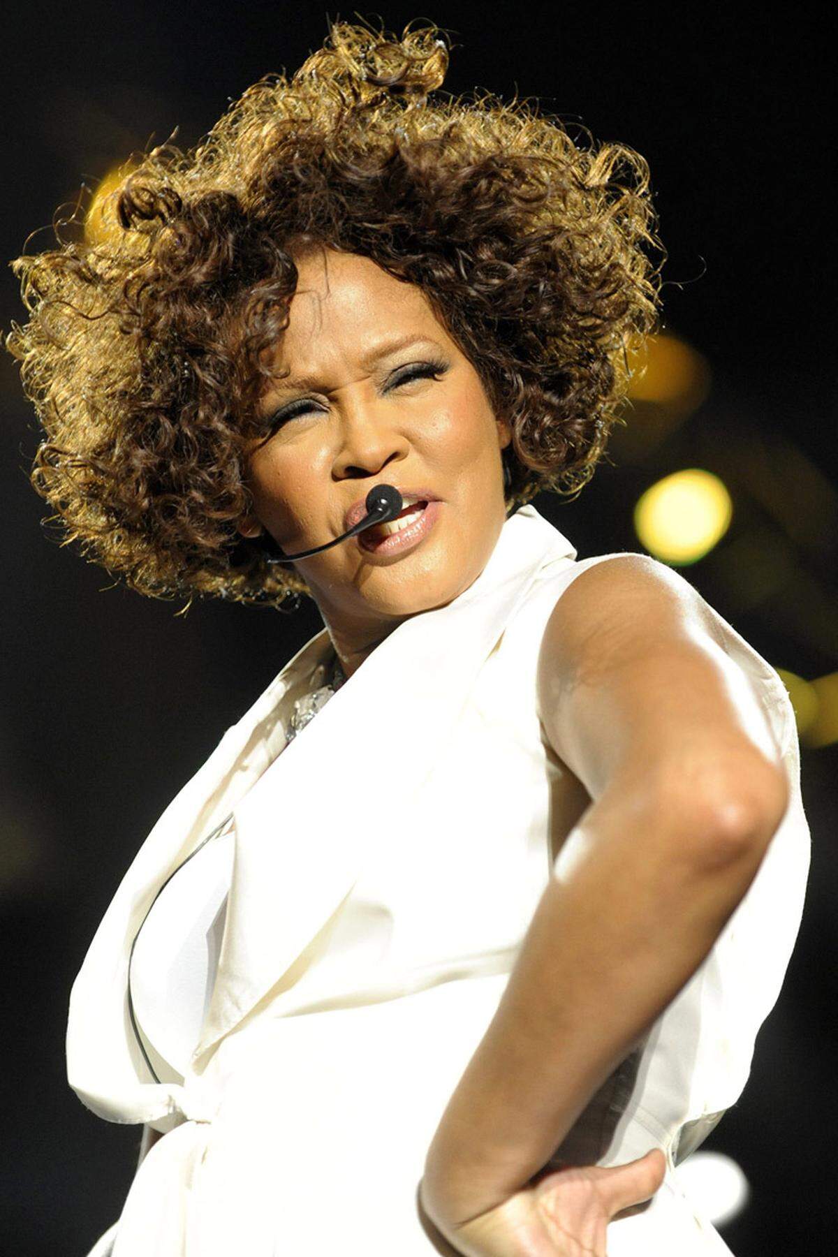 Whitney Houston wurde nur 48 Jahre alt. Sie ist am Samstagabend tot in ihrem Hotelzimmer aufgefunden worden. Woran sie starb, ist noch unklar. Zahlreiche Musiker starben in den vergangenen Jahrzehnten, ohne alt zu werden, und wurden nicht zuletzt dadurch zum Mythos. Ein chronologischer Abriss: