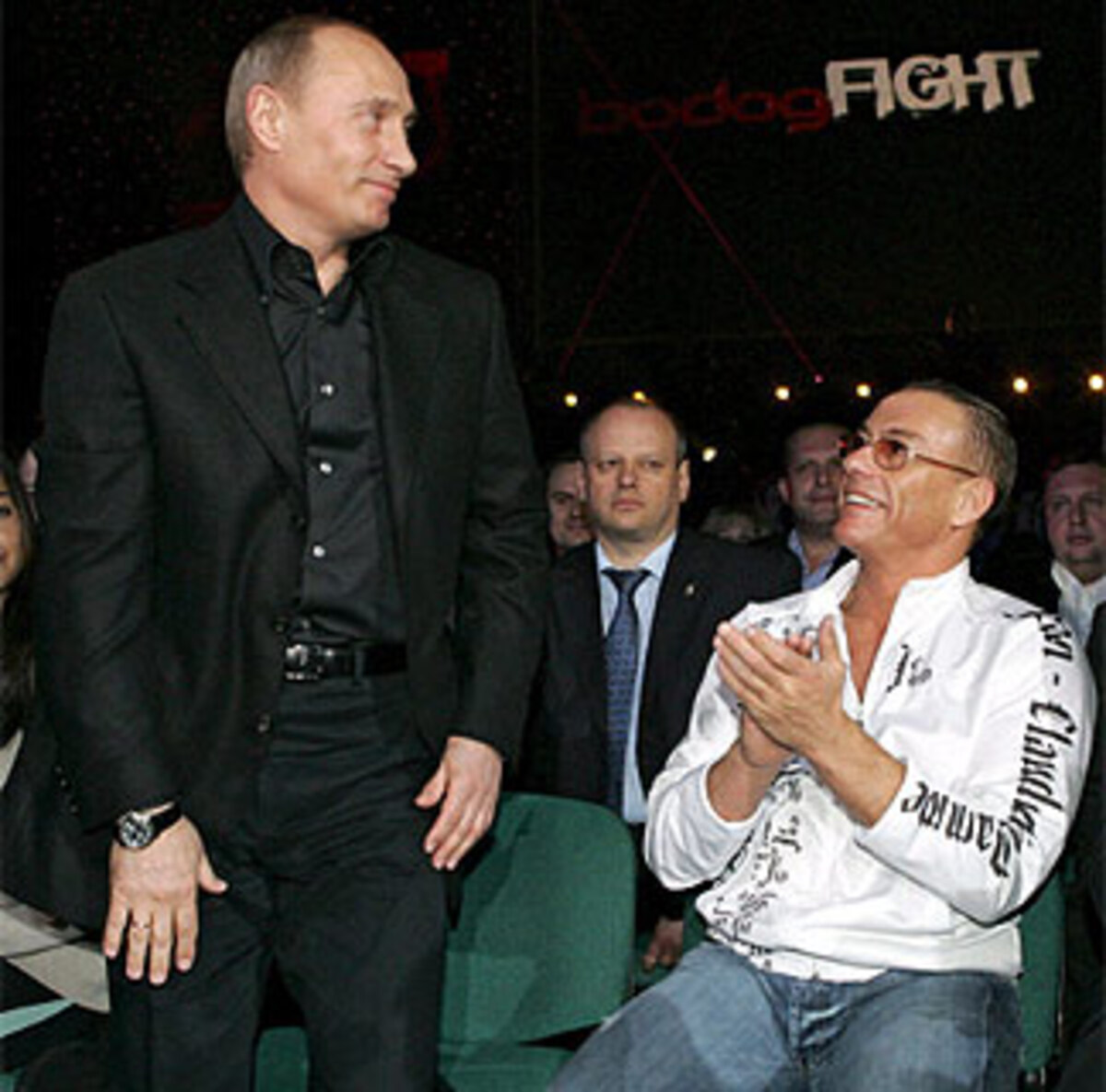 Den tschetschenischen Rebellen beispielsweise drohte er bei Amtsbeginn, sie bis auf die "Latrine zu verfolgen und dort kaltzumachen". Im Bild: Putin mit Action-Star Jean-Claude Van Damme 