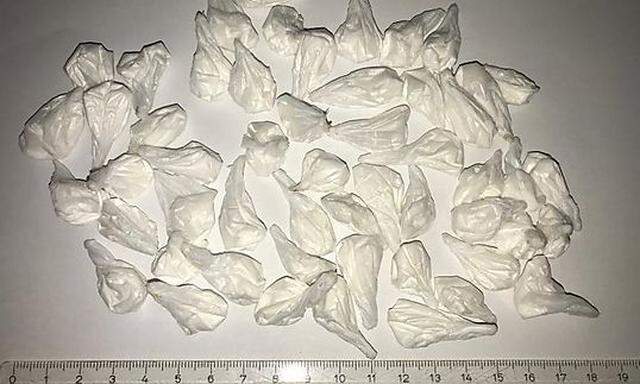 53 mit Kokain und sieben mit Heroin gefüllte Baggys wurden sichergestellt