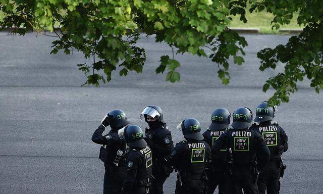 Symbolbild. In Kiel wurde der Polizeieinsatz gerade noch gestoppt.
