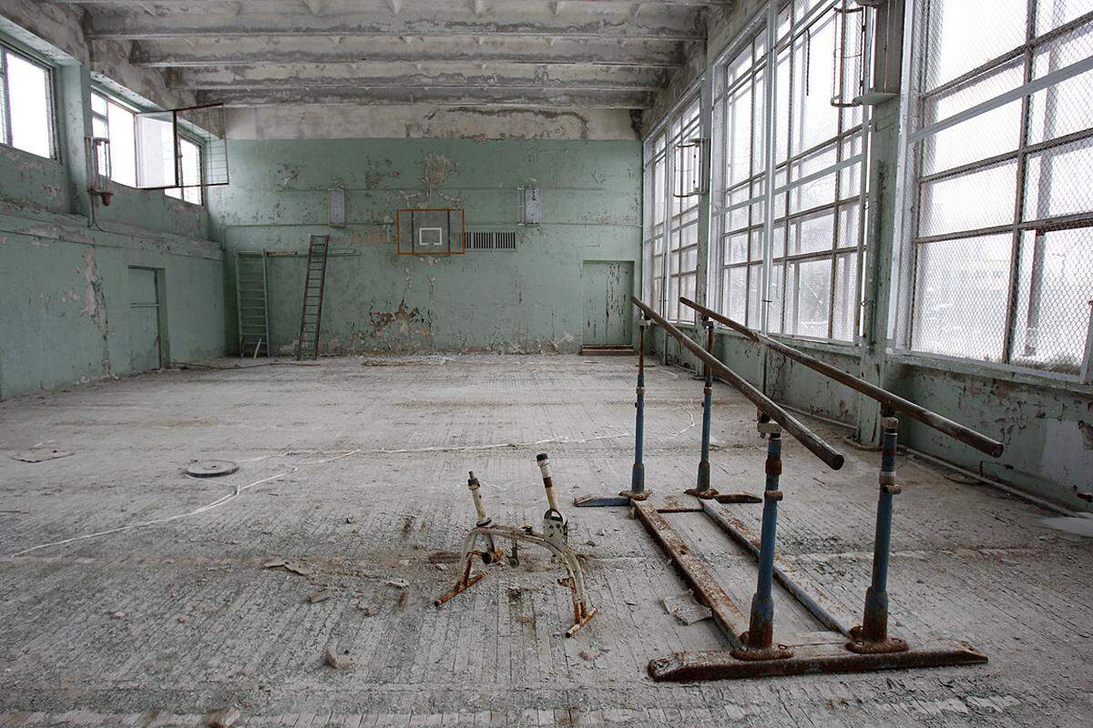 Im Bild: Ein verfallener Turnsal in Pripjat.