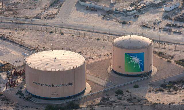 Die Ölwerke in Dhahran im Osten Saudiarabiens.