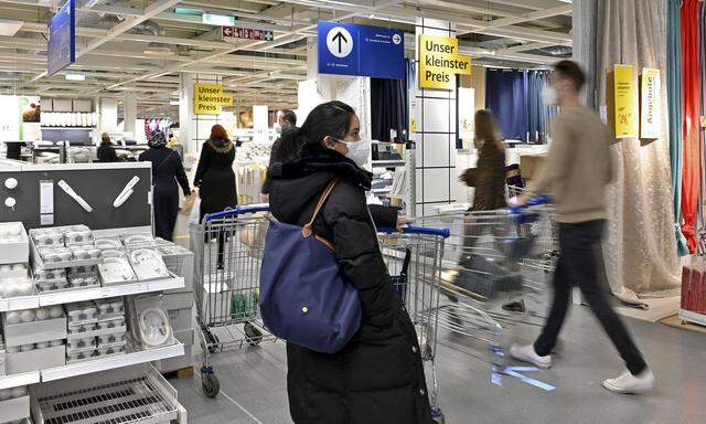 Mariahilfer Straße zu, Shopping offen? Im Bild: SCS Vösendorf