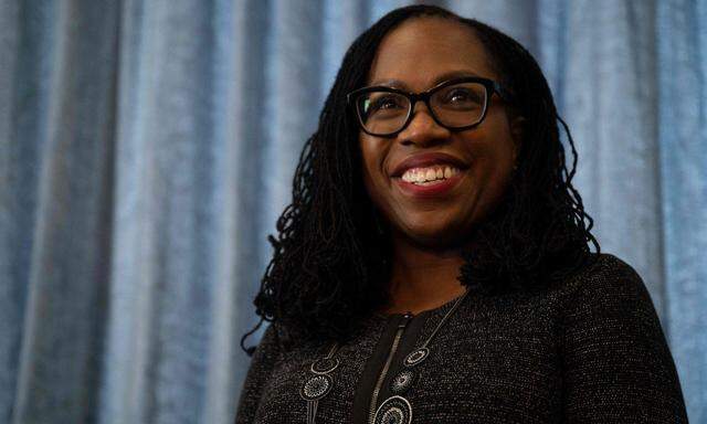 Ketanji Brown Jackson soll als erste schwarze Frau ans Oberste Gericht der USA berufen werden.