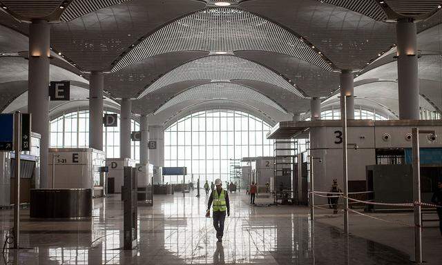 Noch ist der Flughafen nicht fertiggestellt (Bild vom 9. Oktober). 