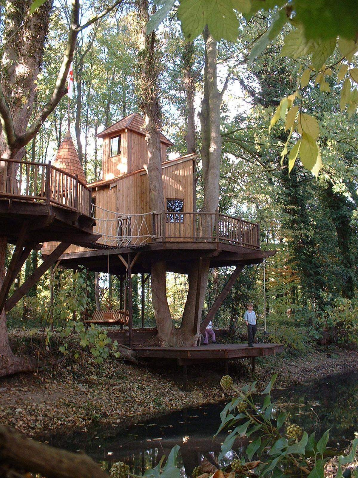 Weiter Entwürfe von Blue Forest Luxury Tree Houses