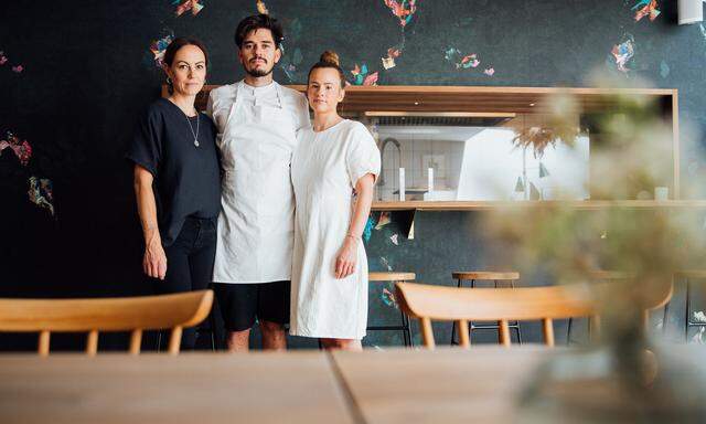 Das Restaurant Weiss, das Milena Broger (rechts), Erik Pedersen und Theresa Feurstein eröffnet haben, ist Newcomer des Jahres. 