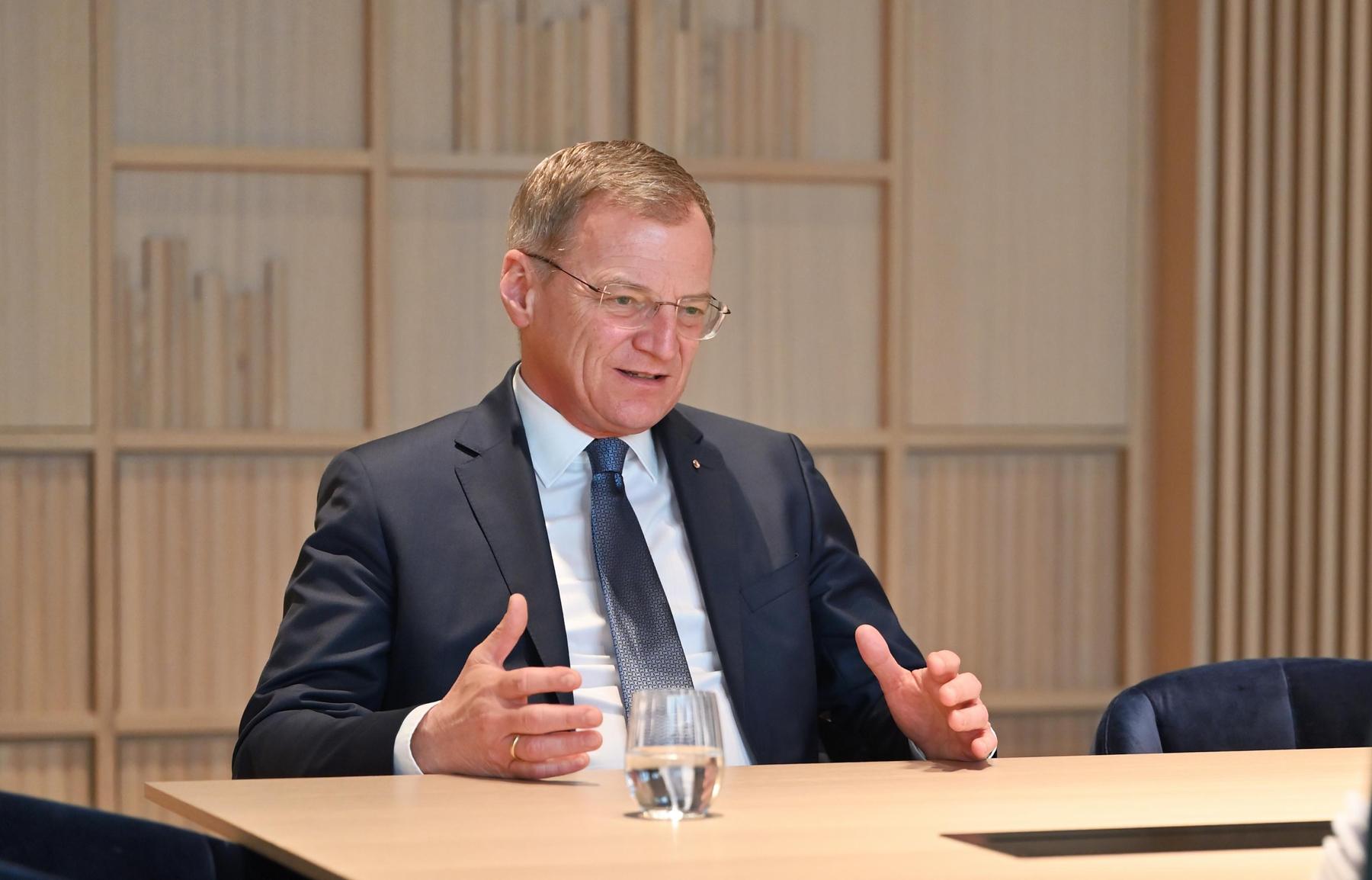 Thomas Stelzer: „Es braucht mehr Leute, die motiviert sind, mehr als Teilzeit zu arbeiten“ [premium]