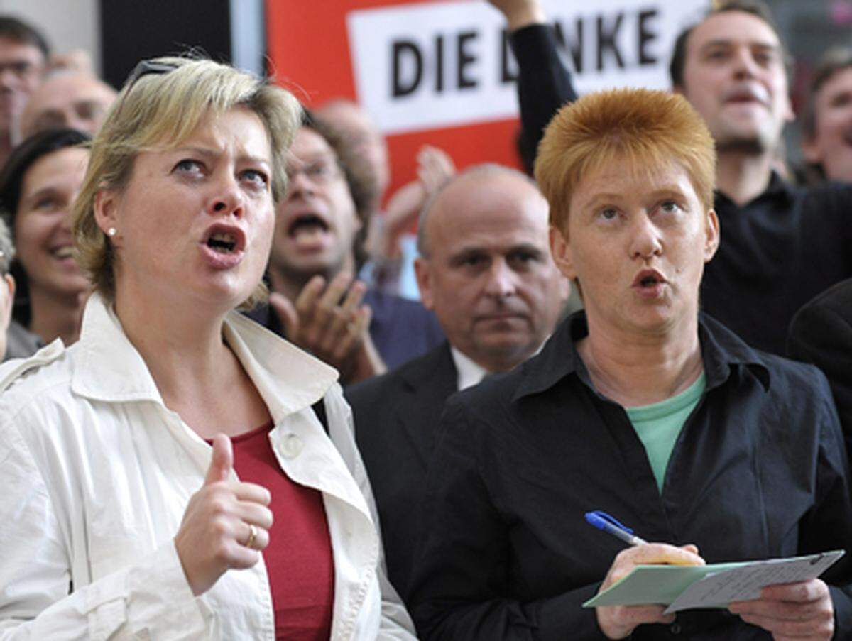 "Wir haben unser Wahlziel gut erreicht. Es ist eine Genugtuung, dass keine rechtsextreme Partei in den Bundestag einzieht",sagt Petra Pau (rechts im Bild), Mitglied im Vorstand der Fraktion "Die Linke".
