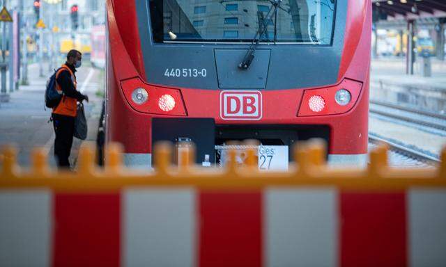 Die Gewerkschaft Deutscher Lokomotivführer (GDL) hat in der laufenden Tarifrunde bisher dreimal gestreikt, zuletzt im Personenverkehr fünf Tage lang.