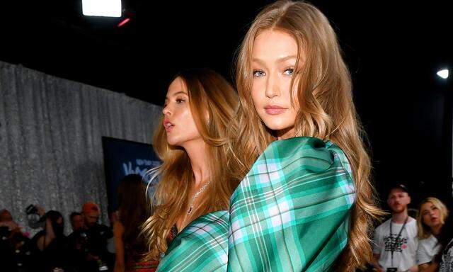 Gigi Hadid präsentierte die Trendhaarfarbe bei der Show von Victoria's Secret. 