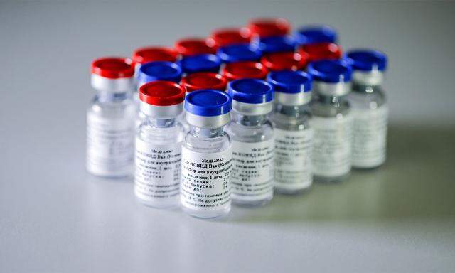 Die beschleunigte Zulassung eines Corona-Impfstoffes in Russland schürt bei Experten Sorgen vor einer Mutation des Virus.