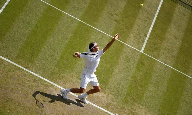 Nirgends fühlt er sich wohler: Roger Federer ist zurück auf dem Centre Court von Wimbledon.