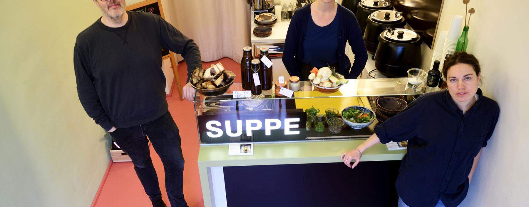 Thomas Kasebacher, Alexandra Liberda und Laia Fabre im Suppen-Pop-up Suppe.rer.