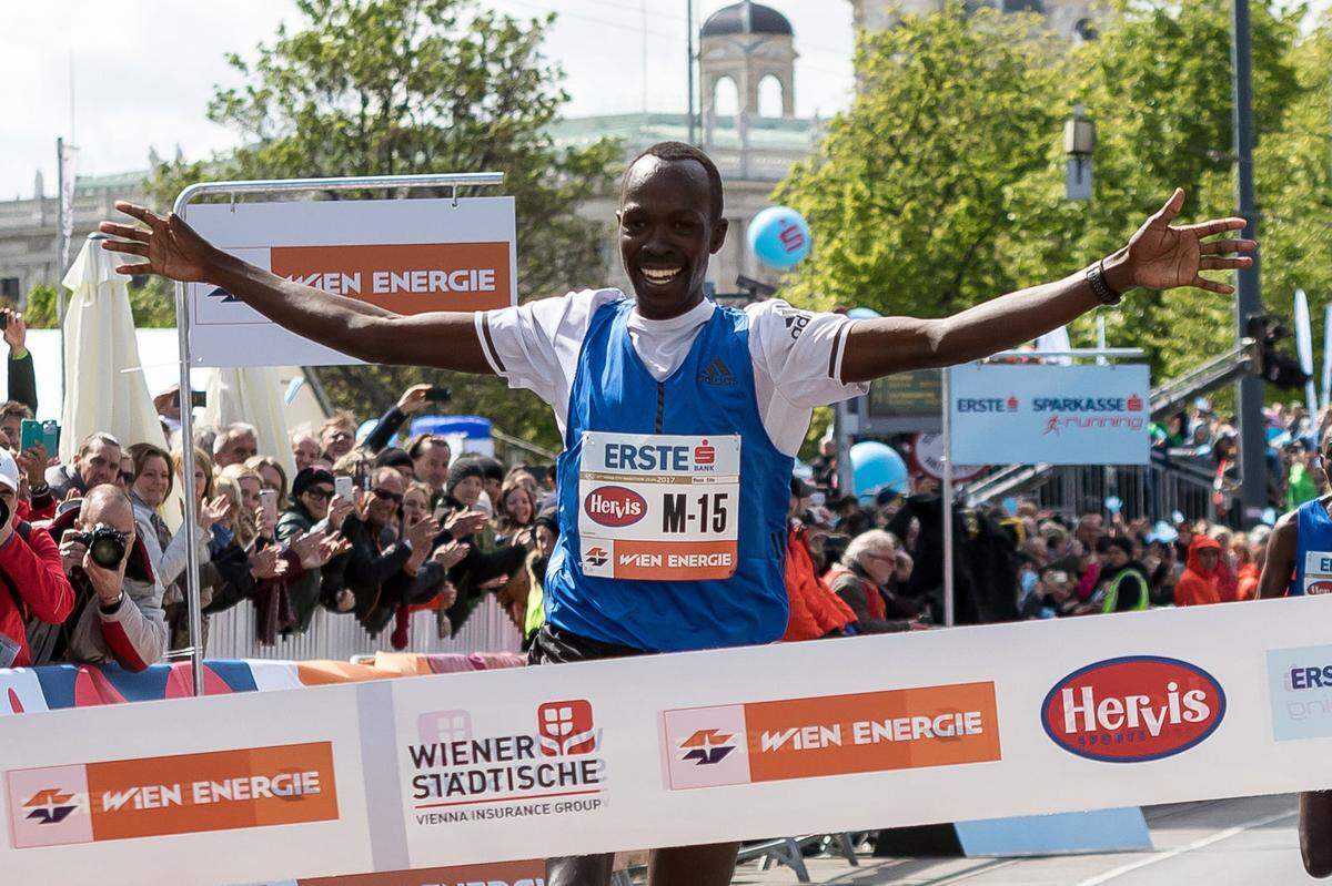 Der Wien-Marathon 2017 hat am Sonntag kenianische Siege gebracht, und zwar durch durch Albert Korir in 2:08:40 Stunden und ...