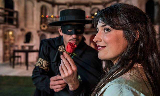 Armin Kahl als Zorro und Franziska Kemna als Luisa beim neuen Musicalsommer in Winzendorf.