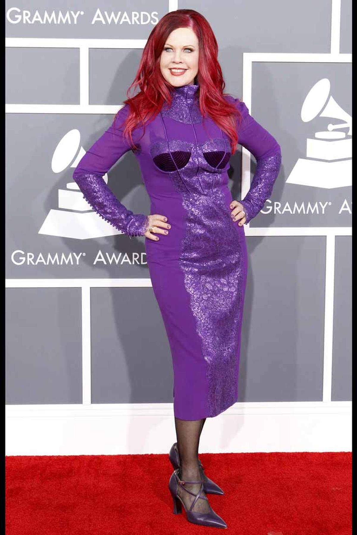 Einer nimmt ihn immer mit, den Worst Dressed Award - das strahlende Negligé des Jahres 2013 heißt Kate Pierson.