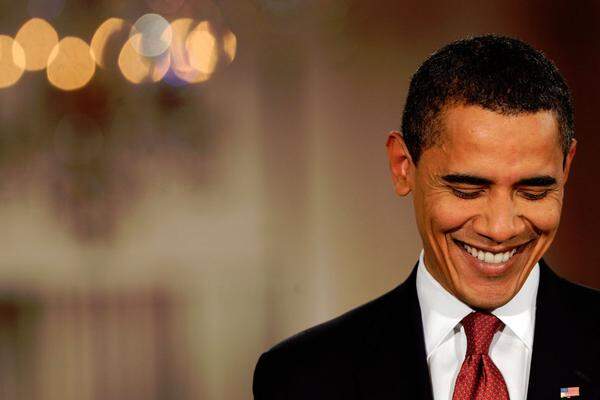 Barack Obama heißt der alte und neue Präsident der USA. Der Demokrat hat gegen seinen republikanischen Herausforderer Mitt Romney die Wiederwahl geschafft.