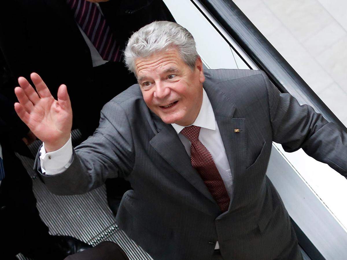 Deutschlands Bundespräsident Joachim Gauck sicherte Obama die Freund- und Partnerschaft seines Landes zu. "Wir sind gefordert, die globalen Herausforderungen und Bedrohungen für Freiheit, Frieden, Wohlstand und unsere Umwelt anzunehmen. Dazu wird Deutschland an der Seite der Vereinigten Staaten von Amerika auch weiterhin verlässlich seinen Beitrag leisten."