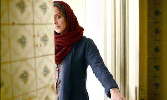 Was Rana (Taraneh Alidoosti) passiert ist, will keiner wirklich hören. Regisseur Farhadi gewann mit „The Salesman“ den Auslandsoscar.