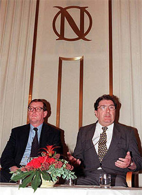Die nordirischen Politiker John Hume (Mitgründer der Social Democratic and Labour Party) und David Trimble (Premierminister von 1998 bis 2001) wurden stellvertretend für alle Akteure im nordirischen Friedensprozess mit dem Nobelpreis ausgezeichnet.