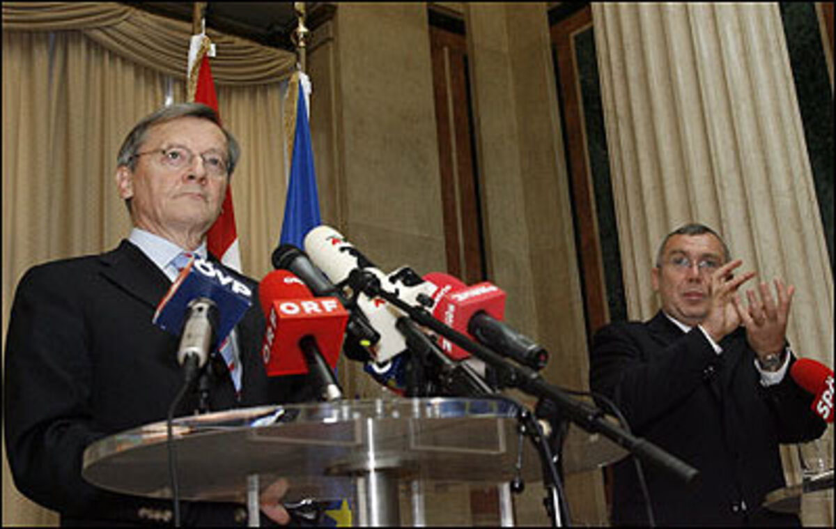 "Das täte uns auch interessieren." Wolfgang Schüssel weiß genauso wenig wie Alfred Gusenbauer, wie es in der Eurofighter-Debatte zu einer Lösung kommen kann.