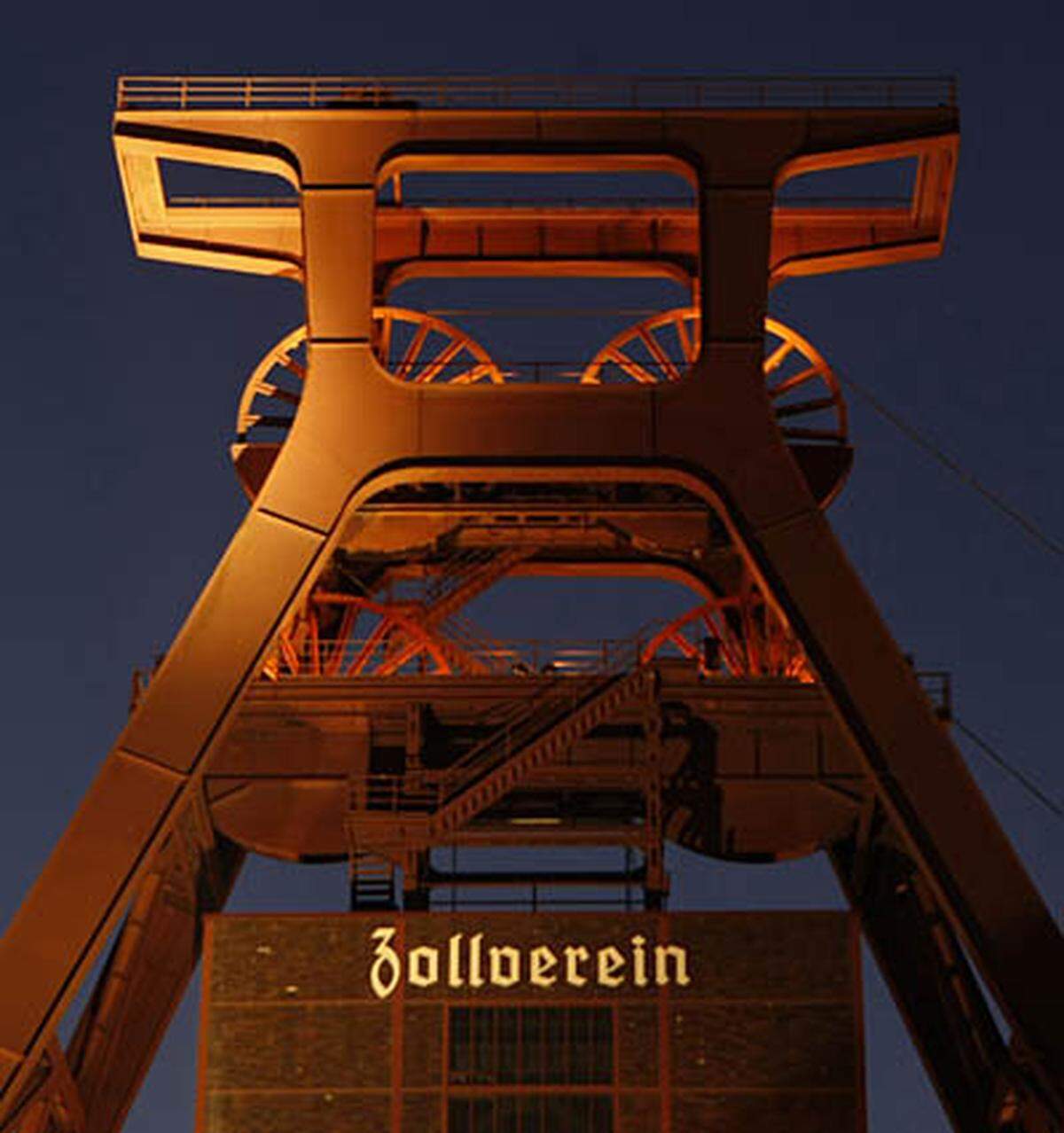 Mit Musik, Tanz und Spitzenkultur bei der Eröffnung direkt neben der einst größten Zeche Europas: Der Zeche Zollverein.