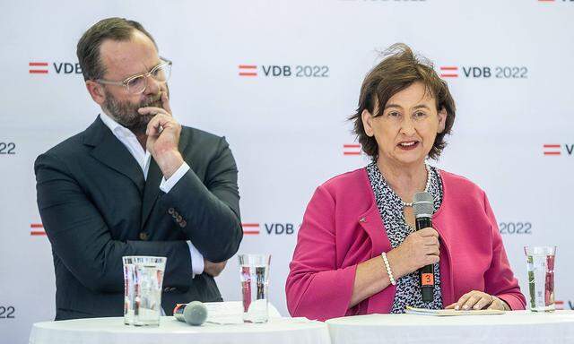 Der ehemalige Nationalratsabgeordneter Sepp Schellhorn und Ex-Justizministerin Maria Berger beim Auftakt der Initiative.