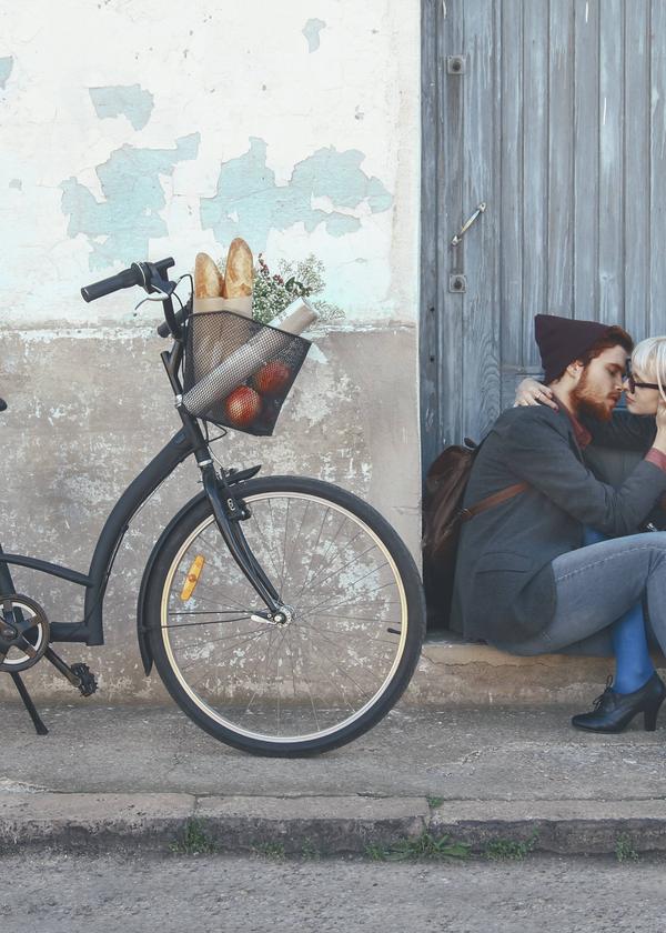 Young couple in love kissing on door step next to a bike model released Symbolfoto PUBLICATIONxINxGERxSUIxAUTxHUNxONLY RTBF00559
Young COUPLE in Love Kissing ON Door Step Next to a Bike Model released Symbolic image PUBLICATIONxINxGERxSUIxAUTxHUNxONLY RTBF00559
