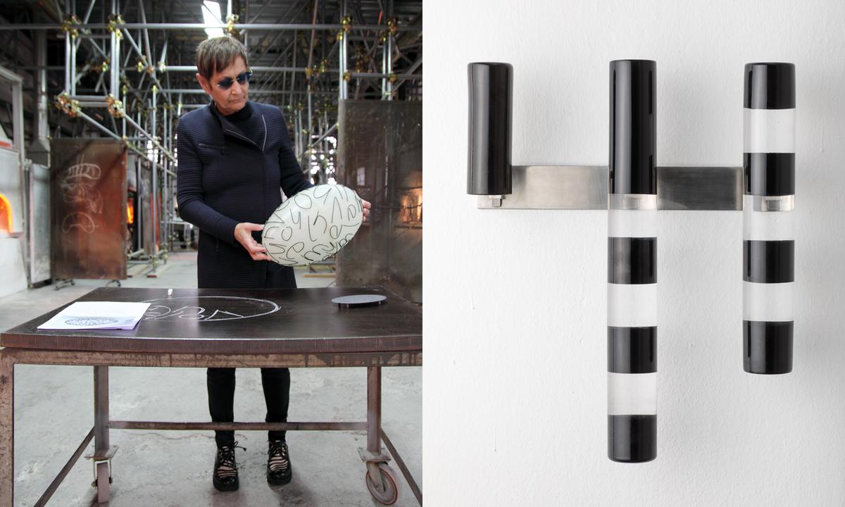 Brigitte Kowanz mit ihrer Arbeit „Volumen“ im Studio Berengo, 2017 (l.), die Arbeit „tbh“ entstand 2020 als Teil der „Akronym“-Serie.