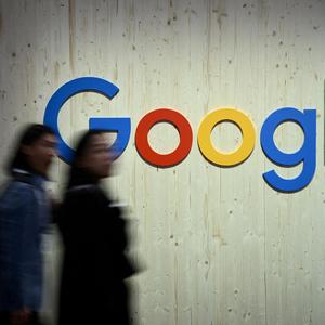Der Google-Konzern bringt es wieder auf einen Börsenwert von mehr als zwei Billionen Dollar.