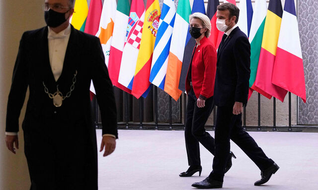 EU-Kommissionschefin von der Leyen und Frankreichs Präsident Macron.